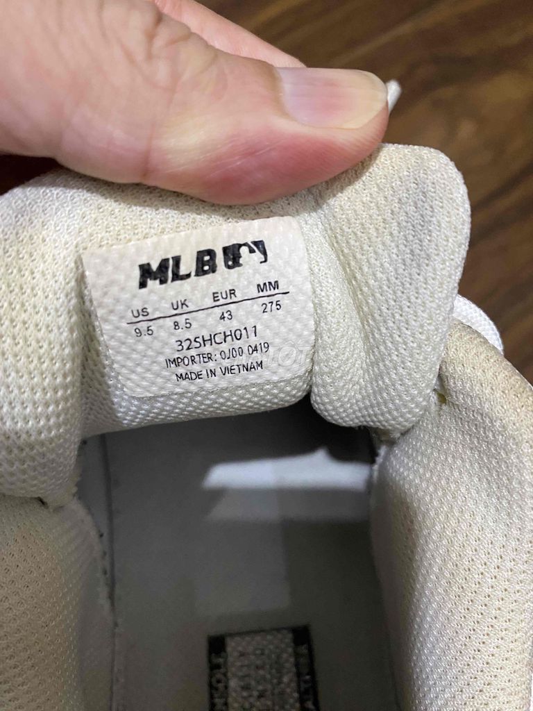 Giày MLB Yankees Trắng Nam Nữ Size 43. Mua bán Giày dép tại Quận Tây Hồ Hà Nội được đăng bởi Quang Lưu Đức hình 1