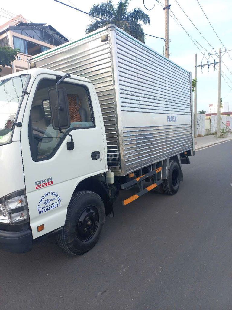 Xe tải Isuzu 2t3 đời 2022