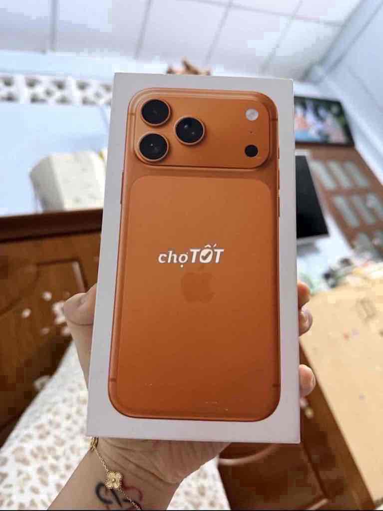 Apple iPhone 17 Pro Max 256GB Cam Mới. Mua bán Điện thoại tại Thành phố Biên Hòa Đồng Nai được đăng bởi Nguyễn thị hạ vi hình 1