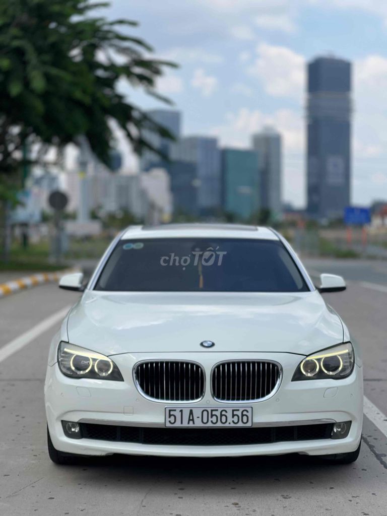 Cần bán BMW 750Li xe đẹp biển số rất đẹp