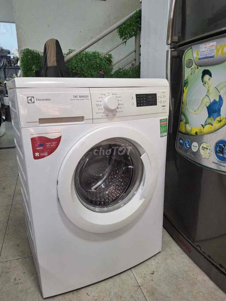 Máy giặt Electrolux 7kg cửa ngang đã dùng. Mua bán Máy giặt tại Quận 7 Tp Hồ Chí Minh được đăng bởi shop đồ cũ hình 1