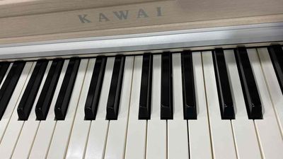 Piano Kawai CN201