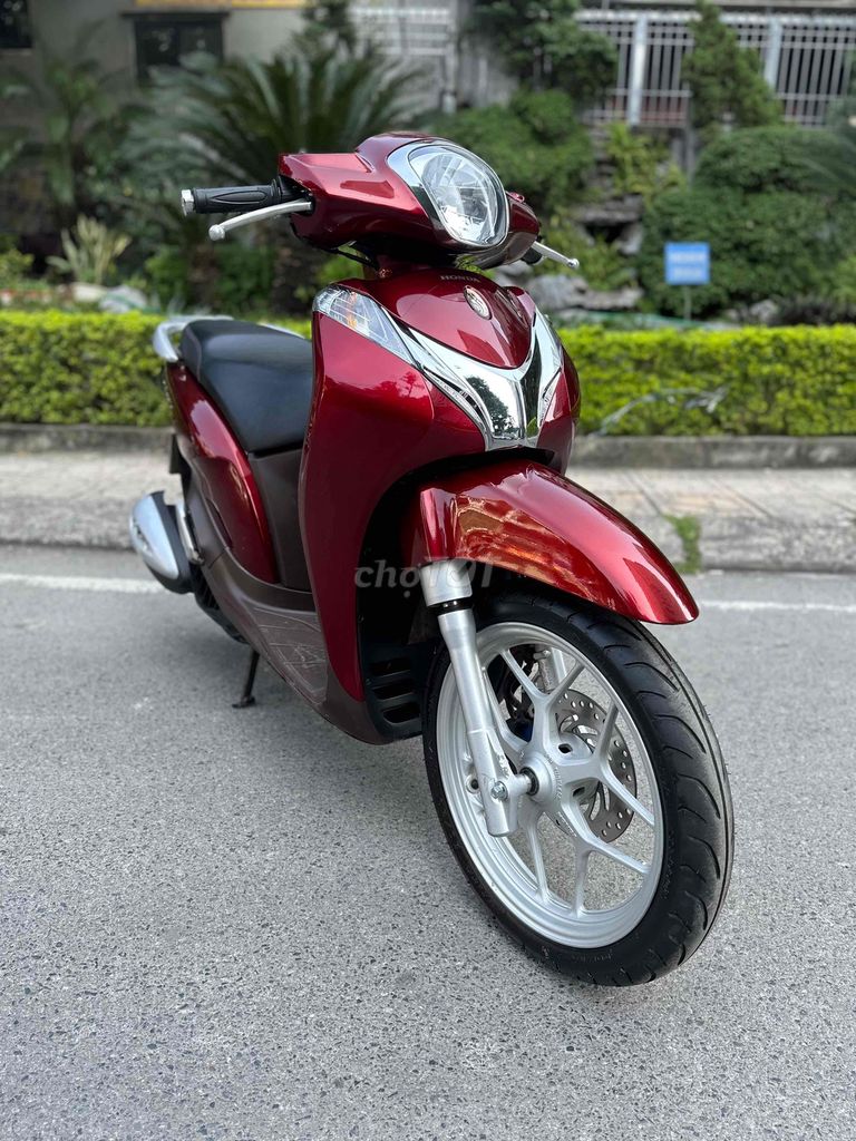 Honda SH mode 2017 smartkey 125cc chính chủ…. Mua bán Xe máy tại Quận Hoàng Mai Hà Nội được đăng bởi Xe Máy Quân Oanh  hình 4