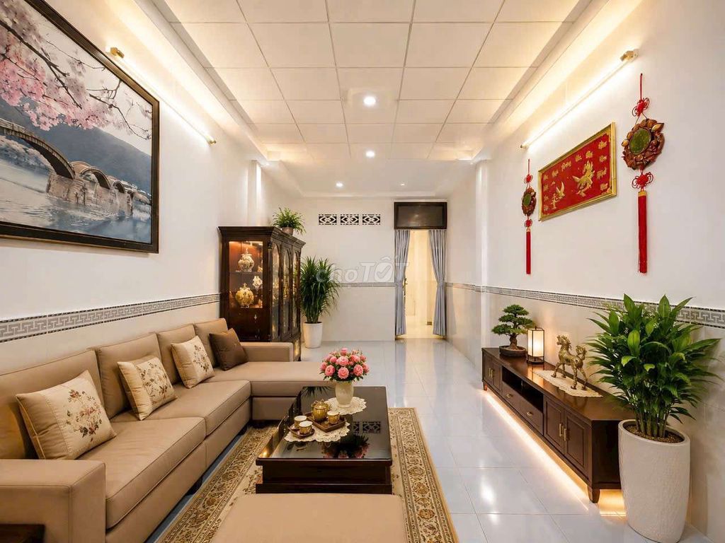 bán nhà q7 ,4pn tặng nội thất 