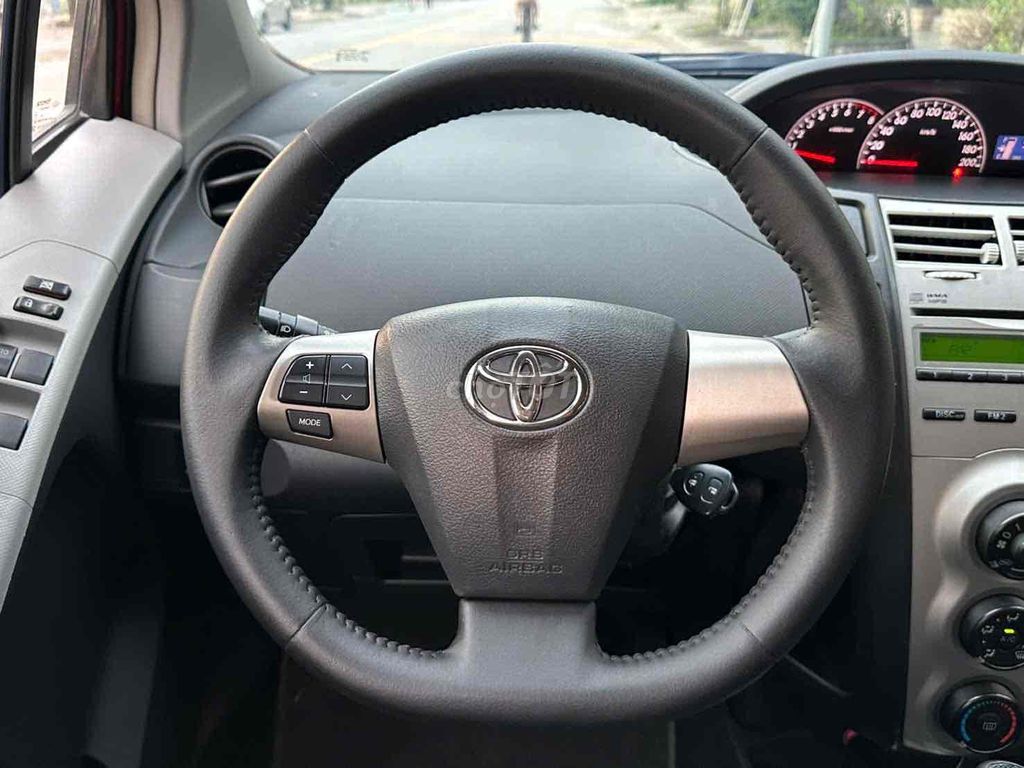 Toyota Yaris 2012 1.5 AT - 58000 km. Mua bán Ô tô tại Thành phố Thủ Dầu Một Bình Dương được đăng bởi Nguyễn Trung Hiếu hình 9