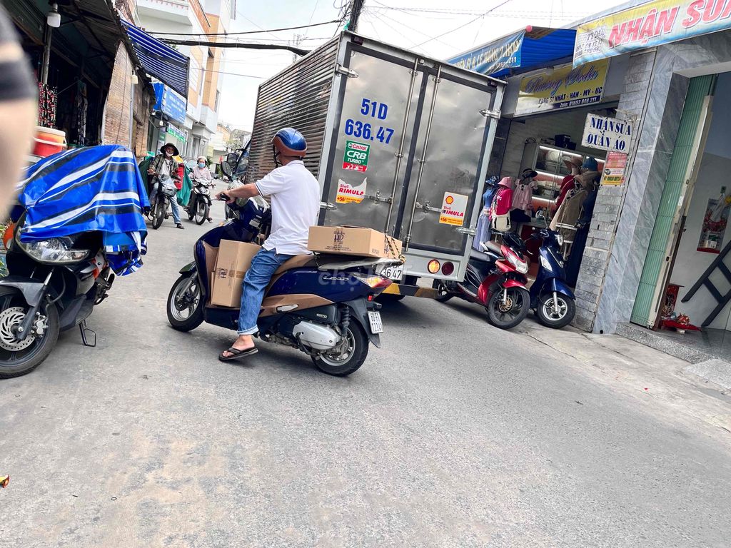 Bán nhà ngay chợ nhỏ Tân Hiệp - Biên Hoà