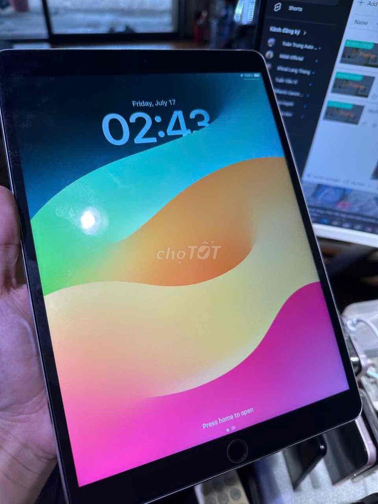 Ipad Pro 10.5 in bản 256gb có sim 4G. Mua bán Máy tính bảng tại Quận Tân Phú Tp Hồ Chí Minh được đăng bởi Nguyễn Thị Anh Thư hình 1