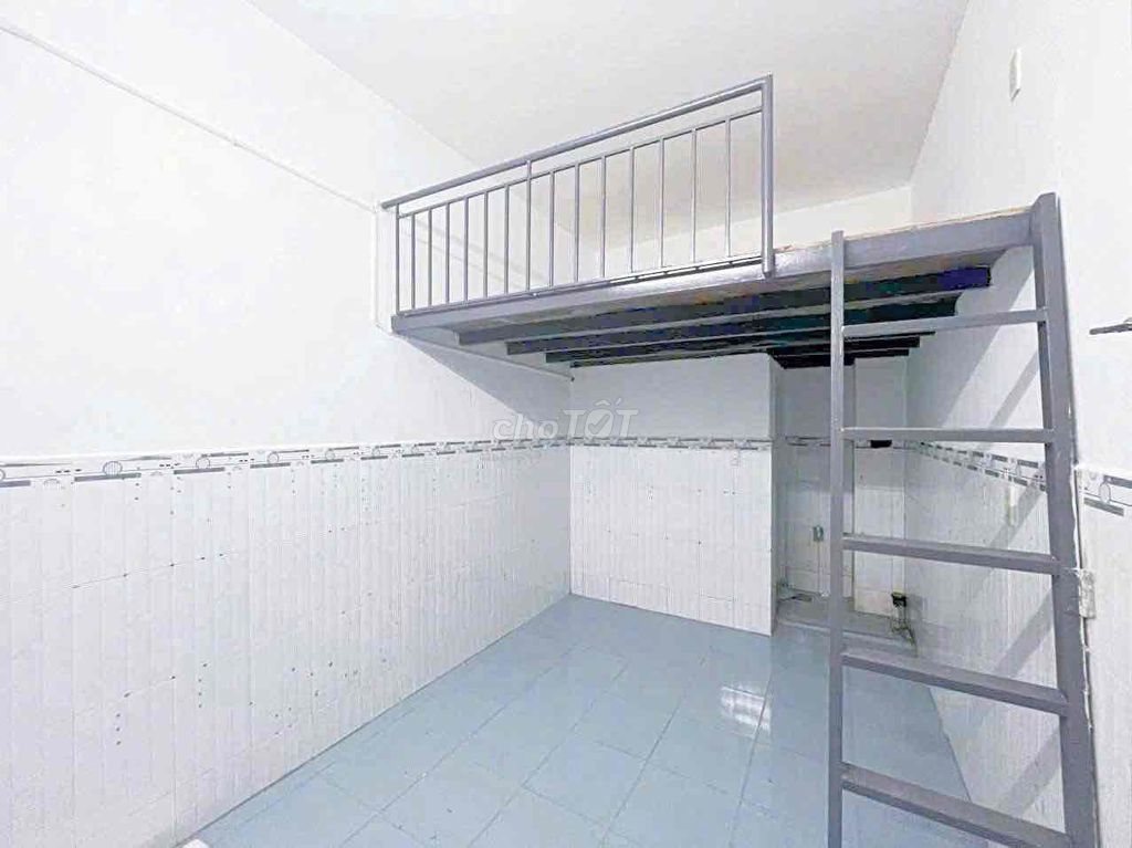 Hình ảnh phòng trọ PHÒNG TRỌ GIÁ RẺ SẴN MÁY LẠNH GÁC CAO SẠCH SẼ THOÁNG MÁT NGAY TÊN LỬA