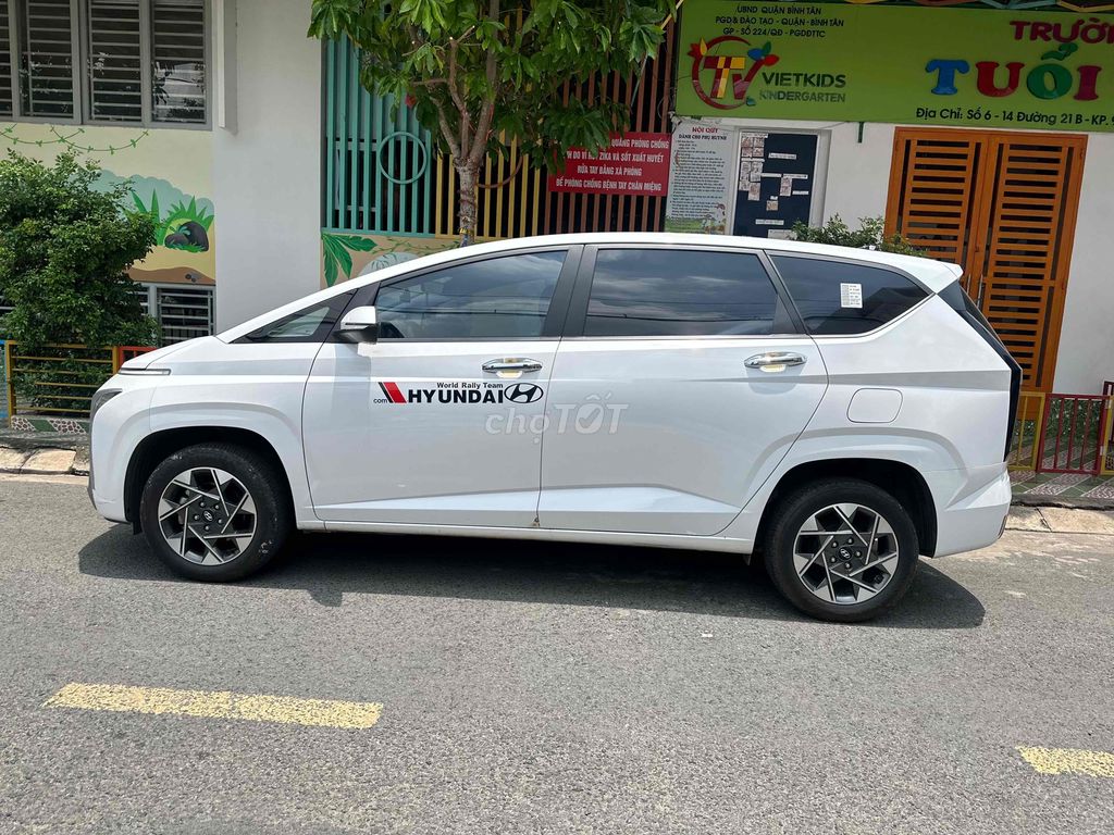 Hyundai Stargazer 2022 cao cấp 7 ghế siêu đẹp 2van