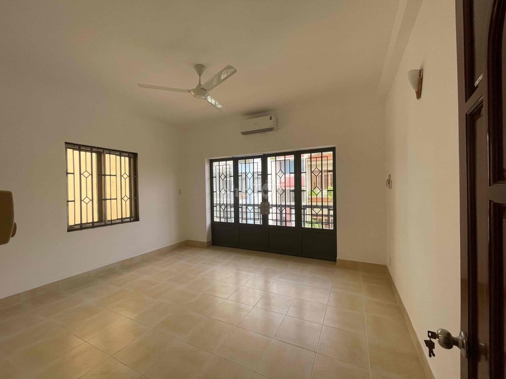 BÁN NHÀ MẶT TIỀN đừơng Đồng Nai , Q Tân Bình , Tp HCM