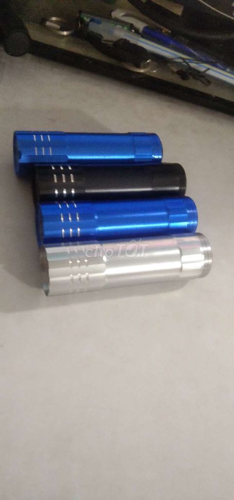 Đèn pin cực tím soi tiền giấy tờ hải sản