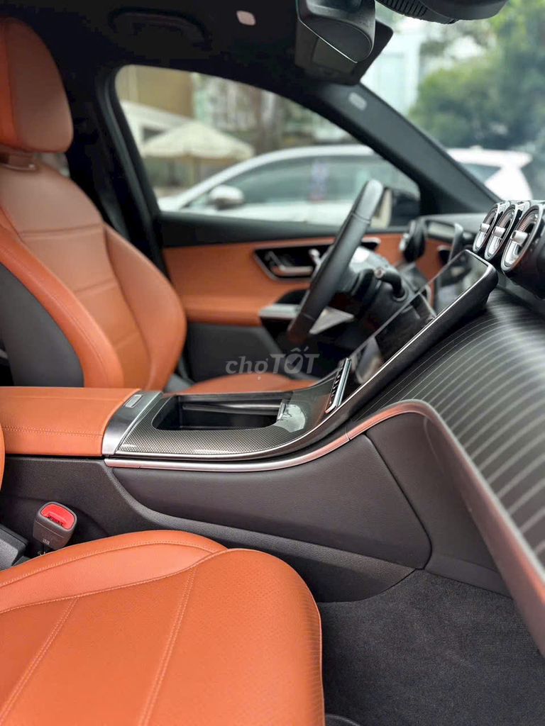 Mercedes GLC 200 4Matic 2025 siêu lướt 8000 km 99%. Mua bán Ô tô tại Quận Gò Vấp Tp Hồ Chí Minh được đăng bởi NGUYỄN MINH VUA XE LƯỚT hình 2