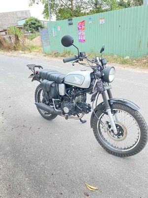 Honda Tracker màu Bạc