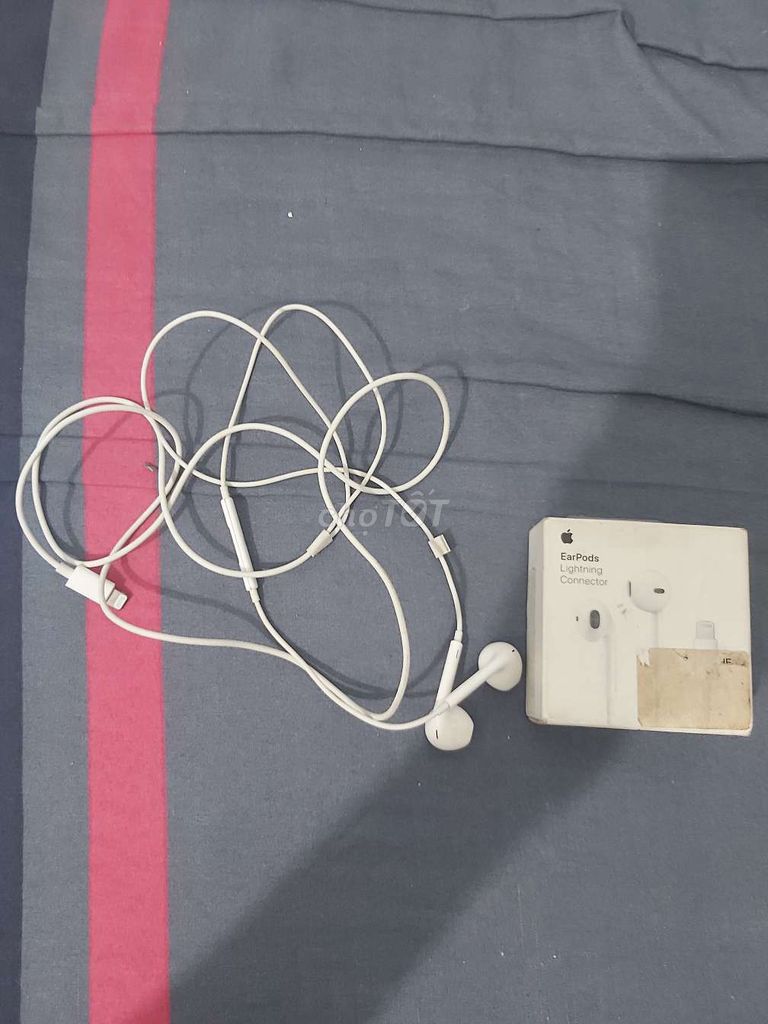 Tai nghe Apple EarPods Trắng. Mua bán Tivi, Âm thanh tại Thành phố Vũng Tàu Bà Rịa - Vũng Tàu được đăng bởi Khang Nguyễn  hình 1
