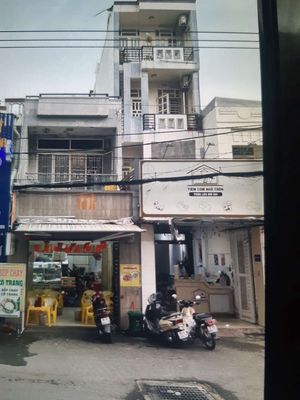 Rent · 2 bd · 70 м² · Quận Tân Bình, ул. Đường Phan Huy Ích