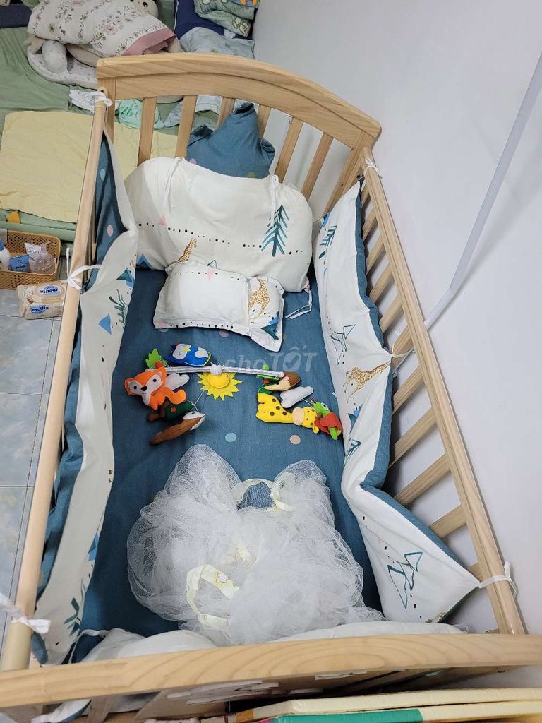 Nôi cũi đa năng Chilux Gỗ tự nhiên Vàng gỗ. Mua bán Mẹ và bé tại Quận Bình Thạnh Tp Hồ Chí Minh được đăng bởi Thiện Phạm hình 1