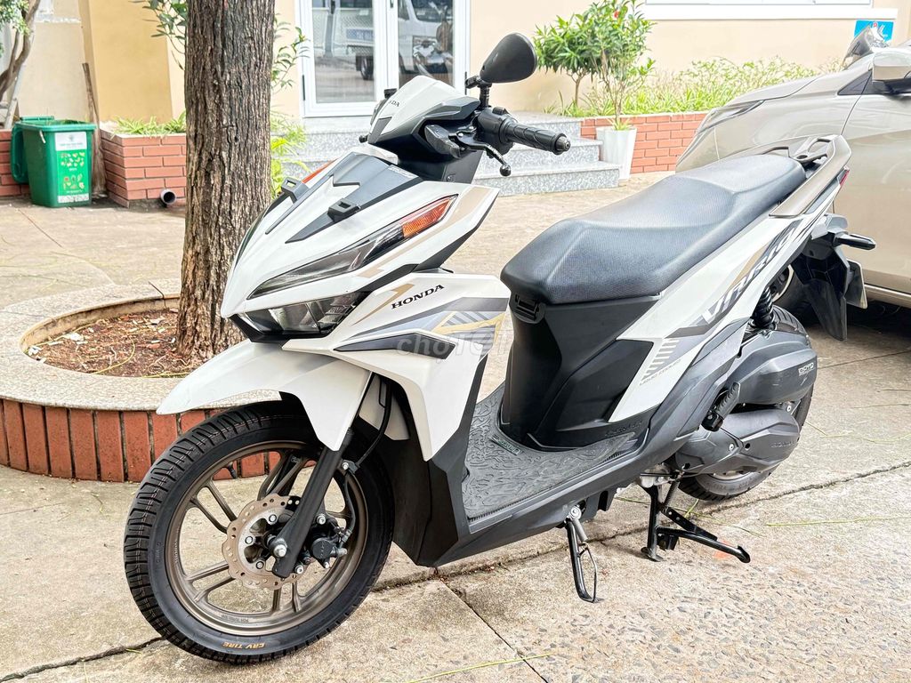 Honda Vario 125 2023 белый 18000 км