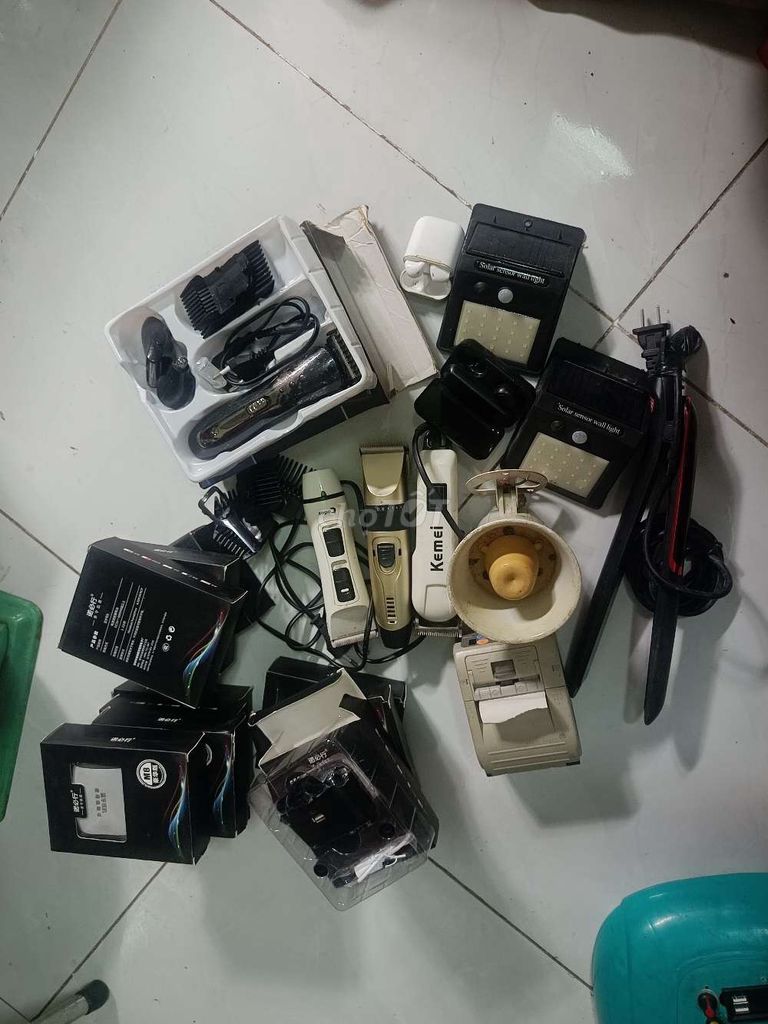 Tông đơ cắt tóc Kemei Nhiều màu. Mua bán Nội thất, đồ gia dụng khác tại Thành phố Biên Hòa Đồng Nai được đăng bởi hung hình 1