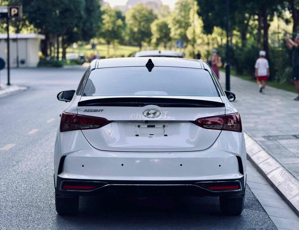 Hyundai Accent 2022 белый супервнешний вид