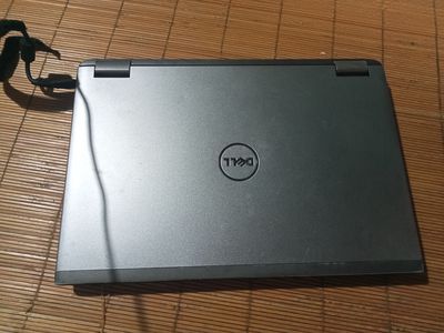 Bán gấpMáy dell vostro. i5 ..15in.bàn phím có đèn.