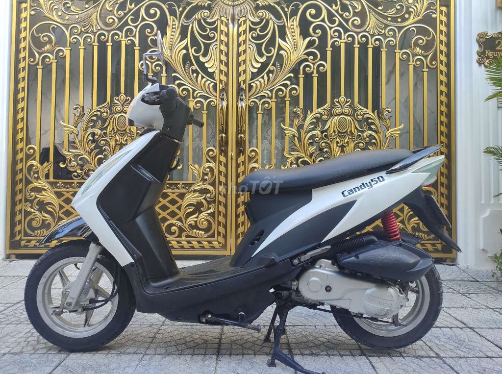 XE KYMCO CANDY 50CC ĐẸP SẠCH SẼ NHƯ HÌNH BS 43. Mua bán Xe máy tại Quận Cẩm Lệ Đà Nẵng được đăng bởi Minh Quân hình 3