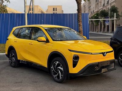 5 SUẤT GIAO XE SỚM-TẶNG SẠC 11KW-BHVC,12 TRIỆU. Mua bán Ô tô tại Huyện Hóc Môn Tp Hồ Chí Minh được đăng bởi ĐÀO NGỌC VŨ