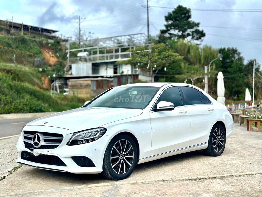 Mercedes Benz C200 2019 - 61000 km. Mua bán Ô tô tại Thành phố Đà Lạt Lâm Đồng được đăng bởi Sỹ Thiên Kim Nguyễn hình 2