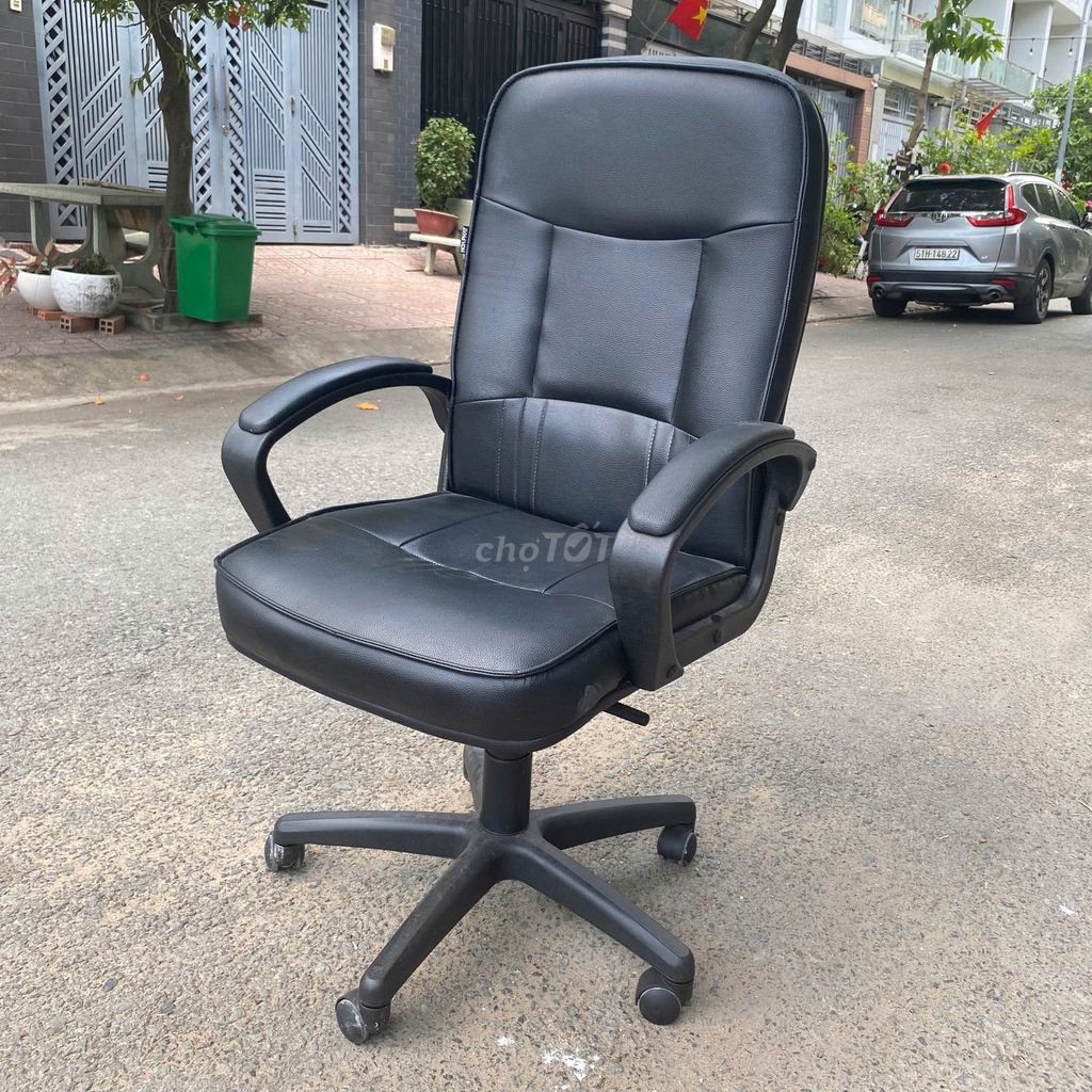 Ghế xoay Trưởng phòng Hòa Phát bọc da như mới. Mua bán Đồ dùng văn phòng tại Quận 10 Tp Hồ Chí Minh được đăng bởi Thanh Lý Thanh Bình hình 2