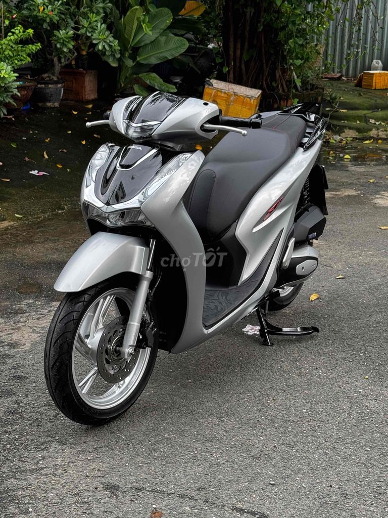 Honda SH 160i ABS 2024 Серебристый