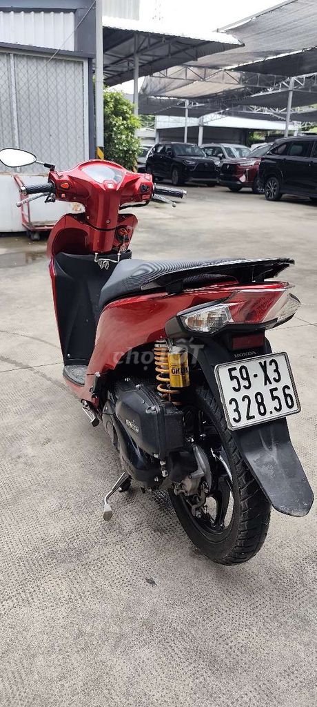 Honda Vision 2018 красный