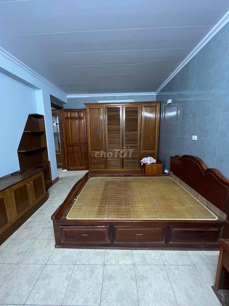 Дом целиком в районе Тхань Нян, пл. 100м², с мебелью