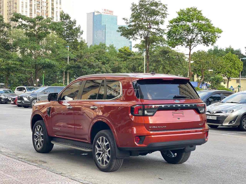 Ford Everest Titanium 2.0L 4x4 model 2023 đỏ cam. Mua bán Ô tô tại Quận Cầu Giấy Hà Nội được đăng bởi Cao Quý hình 7