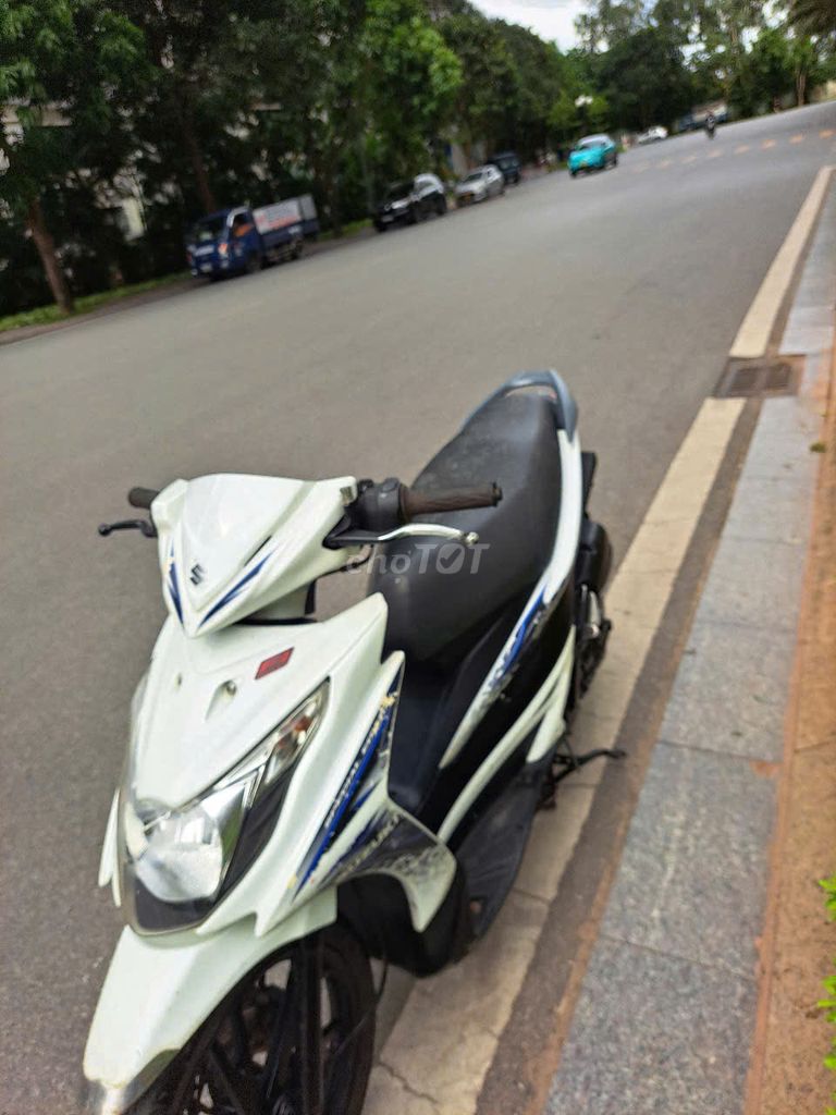 Bán xe Hayate Suzuki mầu trắng chính chủ. Mua bán Xe máy tại Quận Hoàng Mai Hà Nội được đăng bởi Quân hình 3