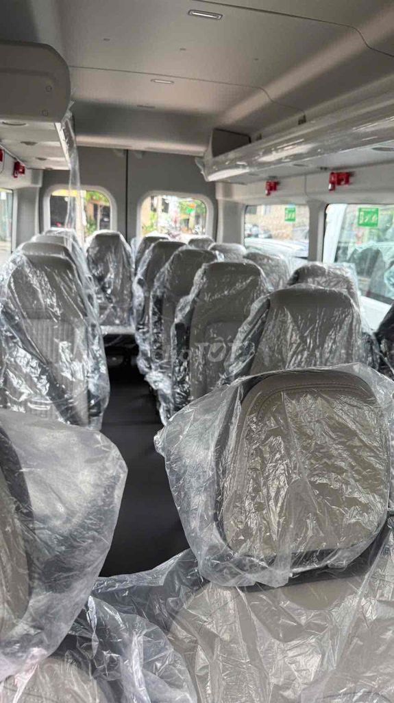Ford Transit 16 chỗ màu Trắng. Mua bán Phương tiện khác tại Thành phố Thủ Đức Tp Hồ Chí Minh được đăng bởi Thiên Phạm Suối Tiên Ford hình 3