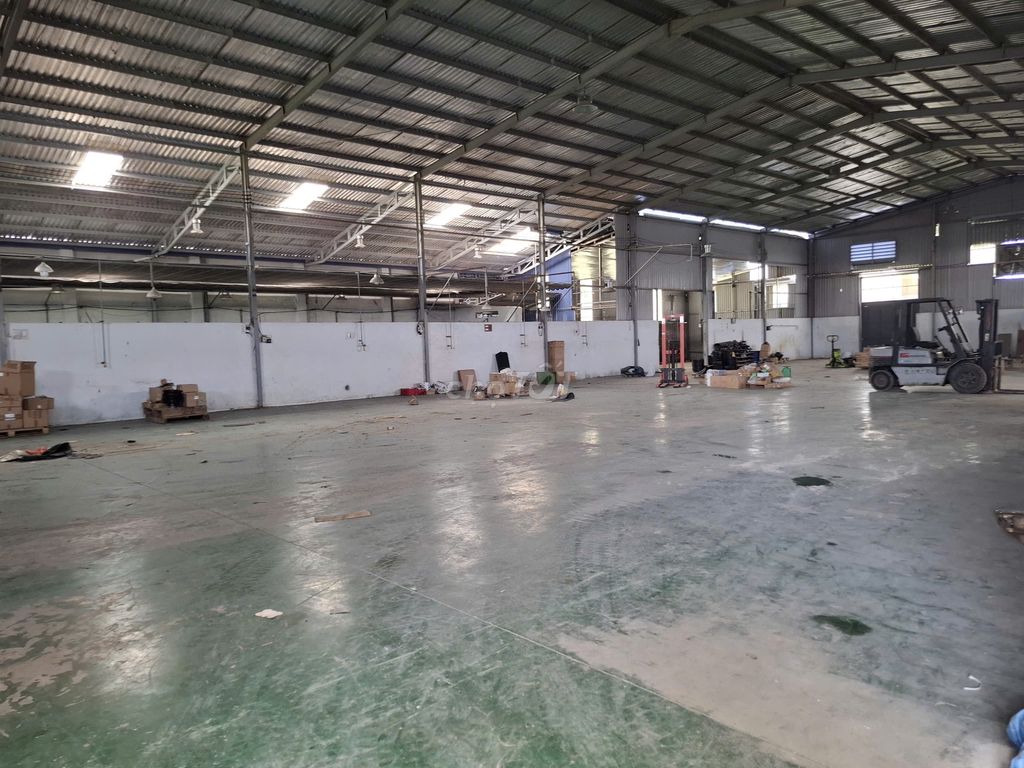 Cần bán gấp lô đất 1900m2 có sẵn nhà xưởng,xã Đức Hòa Thượng, Long An. Mua bán văn phòng, mặt bằng kinh doanh tại Huyện Đức Hòa Long An được đăng bởi Nhà Đất Mặt Tiền hình 1