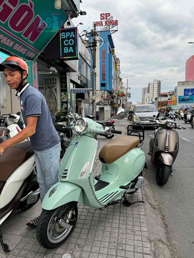 Vespa Primavera 2O21 Odo 900 KM mới 99,99%