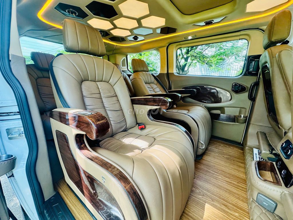 Ford Tourneo Limousine 2020 - 72000 km - Xe XHĐ. Mua bán Ô tô tại Quận Tân Phú Tp Hồ Chí Minh được đăng bởi Phạm Văn Thông hình 13