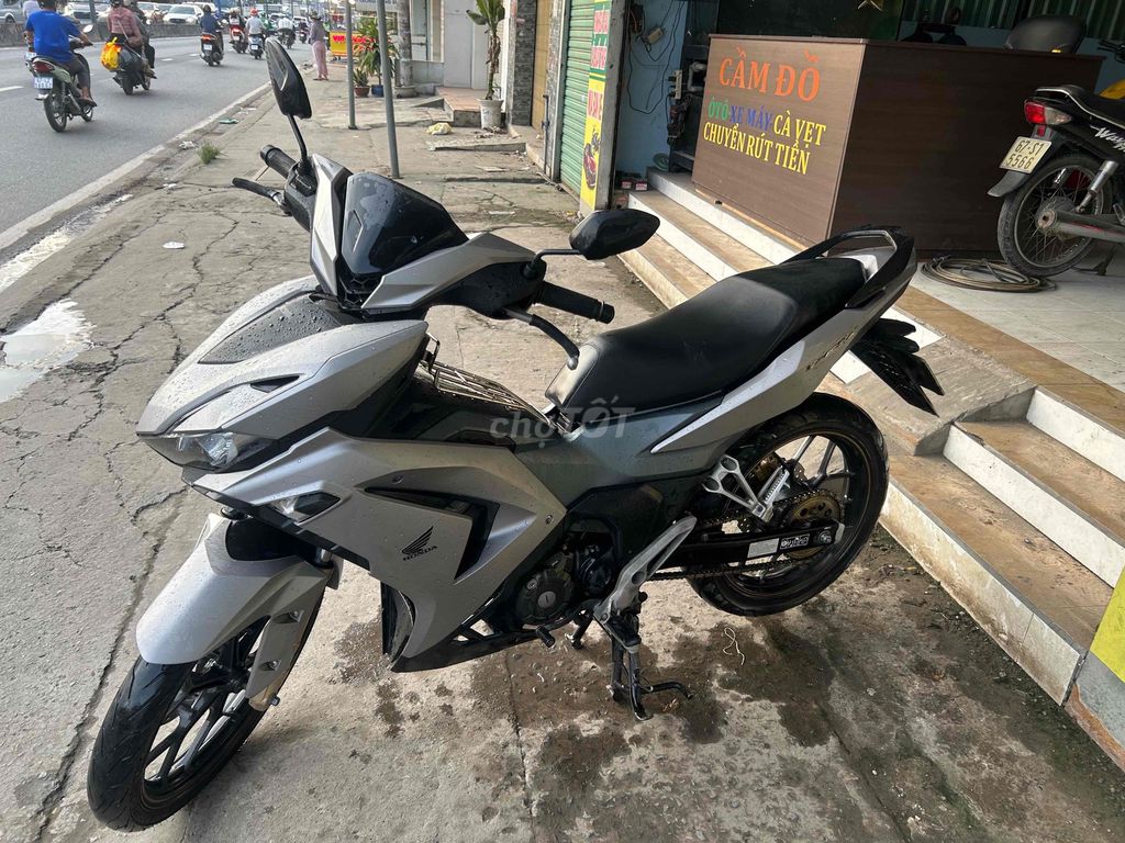 Honda Winner X màu Bạc. Mua bán Xe máy tại Quận Bình Tân Tp Hồ Chí Minh được đăng bởi Cầm đồ thanh lý hình 4