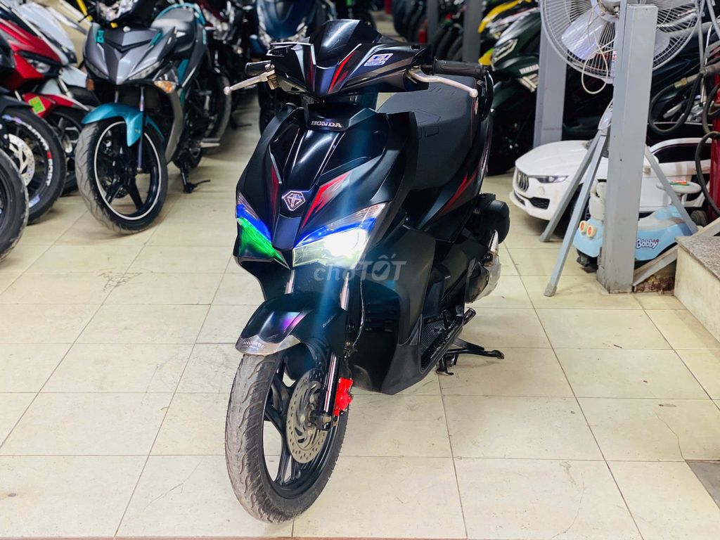 XE MÁY THỊNH PHÁT - AIR BLADE125 ĐEN NHÁM ĐỘ ĐÈN. Mua bán Xe máy tại Quận Nam Từ Liêm Hà Nội được đăng bởi XE MÁY THỊNH PHÁT XE LƯỚT GIÁ RẺ hình 1