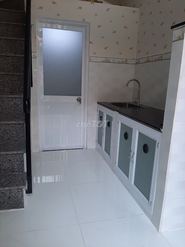 Bán nhà hẽm 3m Đoàn Văn Bơ ( ko lộ giới )