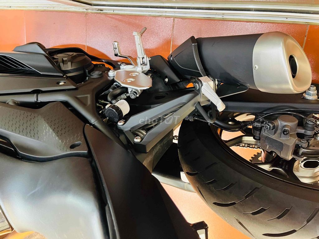 R3 xe nhà còn mới kenggg zin tất cả từ con ốc. Mua bán Xe máy tại Quận Nam Từ Liêm Hà Nội được đăng bởi Emmanuel Timel hình 10