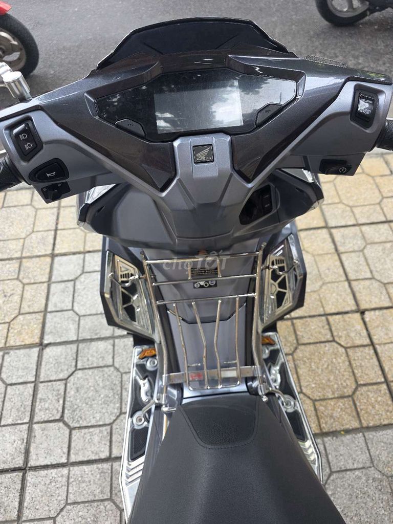 Honda Air Blade 150 ABS Đen 4.600km. Mua bán Xe máy tại Thành phố Nha Trang Khánh Hòa được đăng bởi Cầm đồ Thành Công hình 3