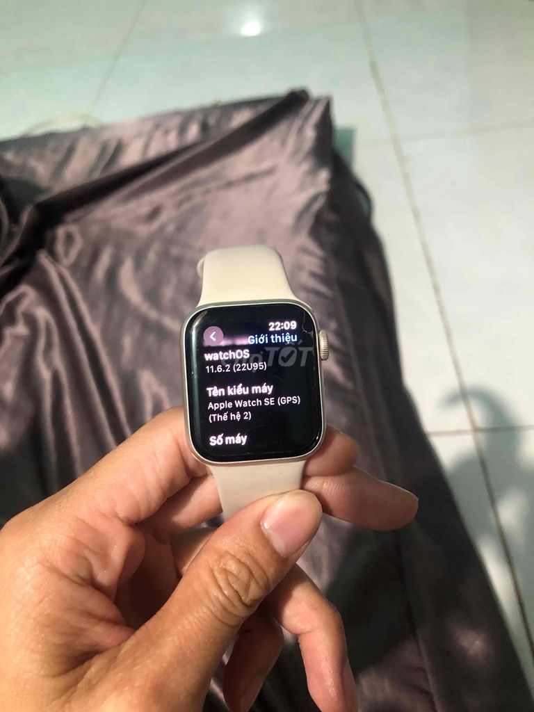 Apple Watch SE 2 GPS 32GB Trắng. Mua bán Thiết bị đeo thông minh tại Thành phố Biên Hòa Đồng Nai được đăng bởi Út Đức hình 1