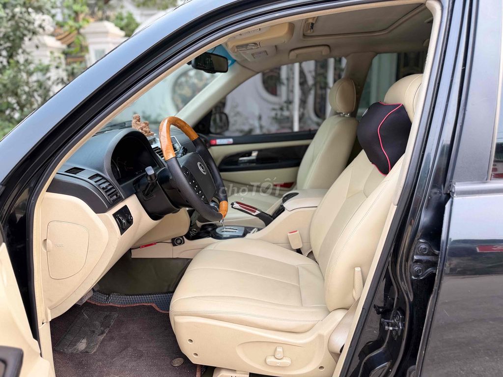SsangYong Rexton 4x4, дизель, черный, 7 мест, автомат