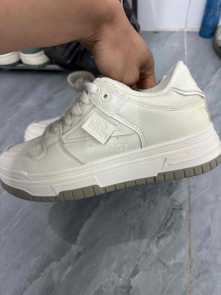 Giày thể thao Dragon Trắng size 41. Mua bán Giày dép tại Huyện Gia Viễn Ninh Bình được đăng bởi Quang Huy hình 1