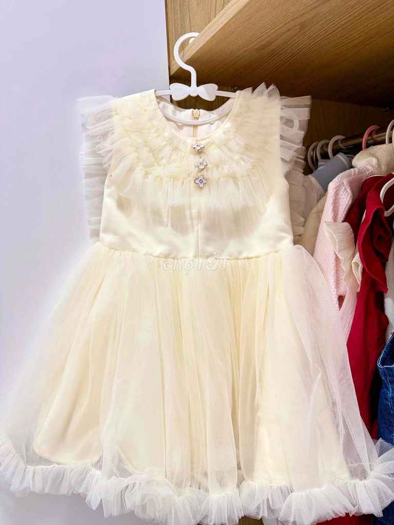 Pass váy của Baby Felice  bé mặc 1 lần thôi nôi. Mua bán Mẹ và bé tại Quận Bình Tân Tp Hồ Chí Minh được đăng bởi Trần Thị Phương Quyên hình 1