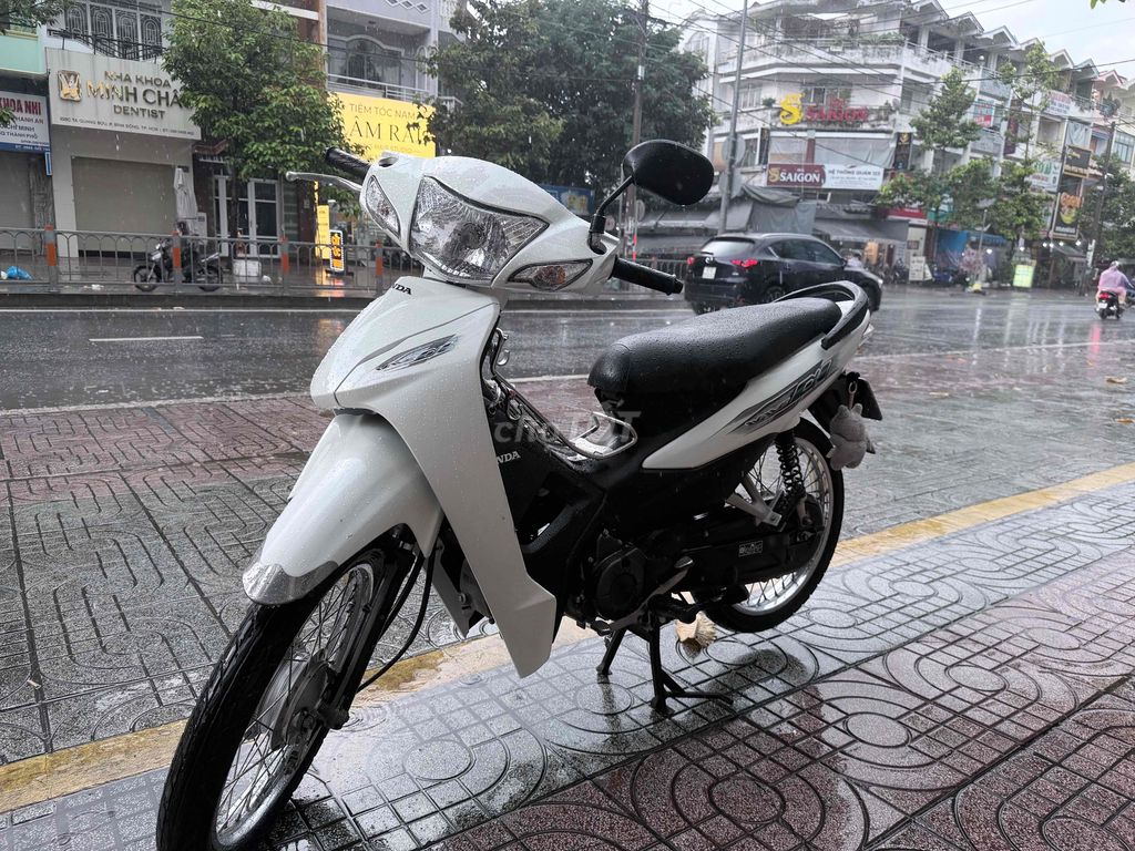 Honda Wave 2024 белый, женский
