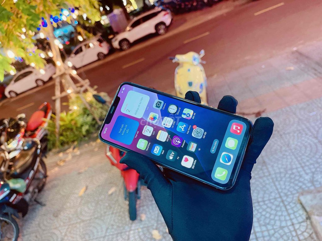 iPhone 11 Pro Max 256G Gold quốc tế 99% có Trả Góp. Mua bán Điện thoại tại Quận Hải Châu Đà Nẵng được đăng bởi Hoàng Anh Tuấn hình 1