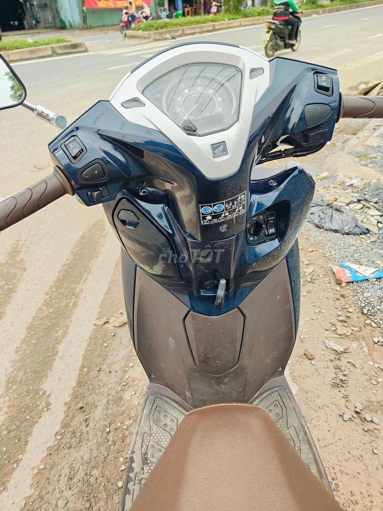 Honda Lead 125 Xanh đen. Mua bán Xe máy tại Quận 8 Tp Hồ Chí Minh được đăng bởi Cao Nam hình 3