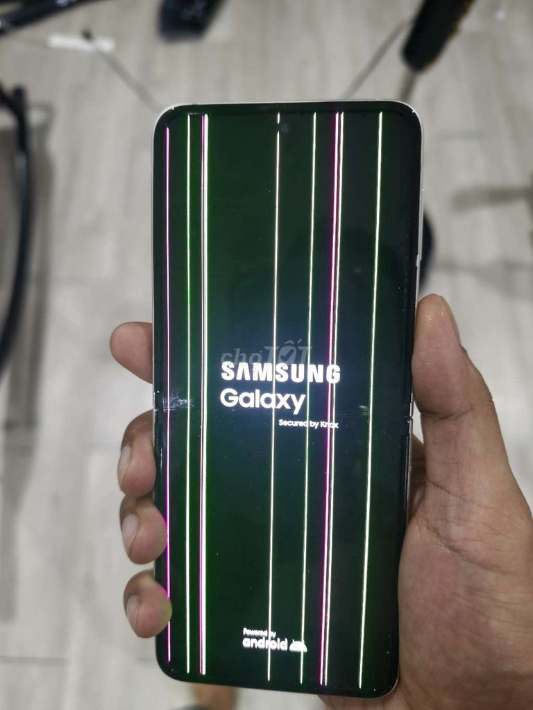 Samsung Galaxy Z Flip3 5G Màn hình sọc. Mua bán Điện thoại tại Quận Hải Châu Đà Nẵng được đăng bởi Nghĩa hình 1